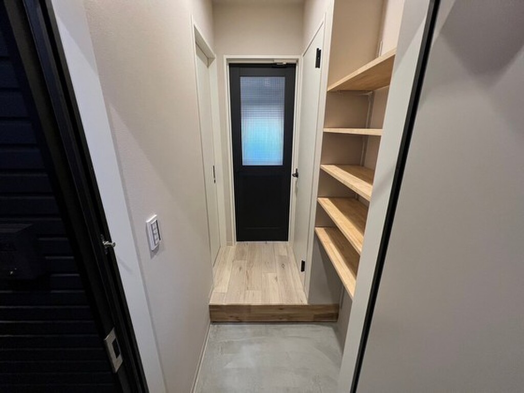 (5/19) 玄関 (5/19) 玄関