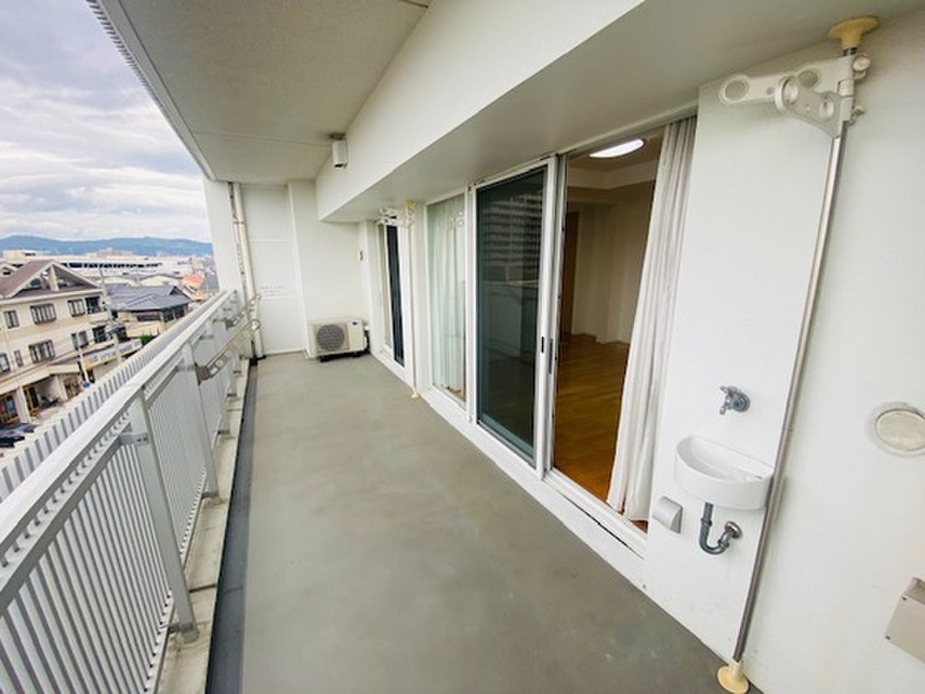 (13/21) バルコニー (13/21) バルコニー