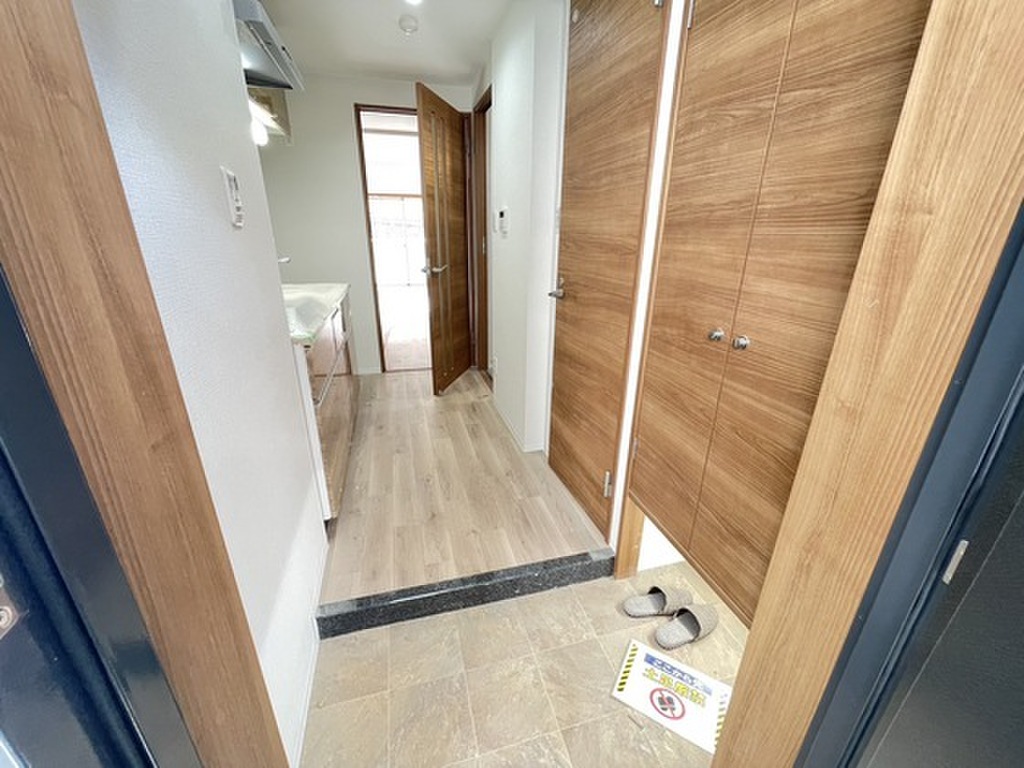 (10/24) 玄関 (10/24) 玄関