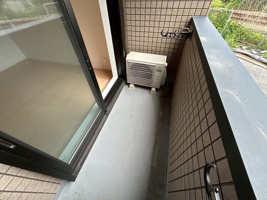 (13/21) バルコニー (13/21) バルコニー