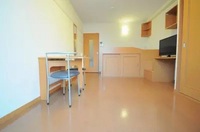 レオパレスラティエーラ1