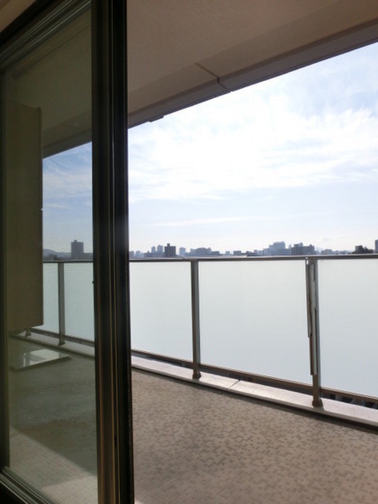 (11/25) バルコニー (11/25) バルコニー