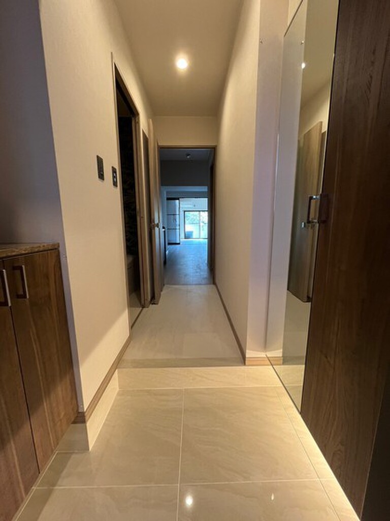 (12/24) 玄関 (12/24) 玄関