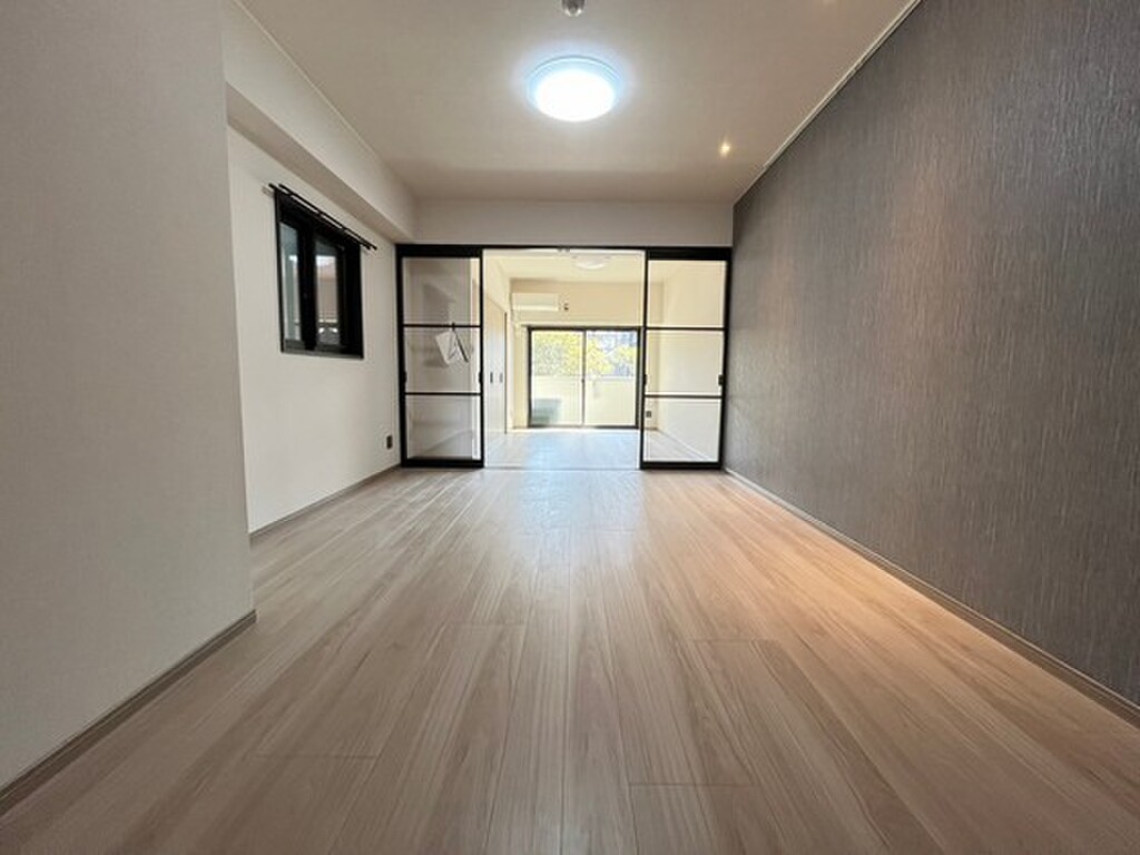 (2/24) 居室・リビング (2/24) 居室・リビング