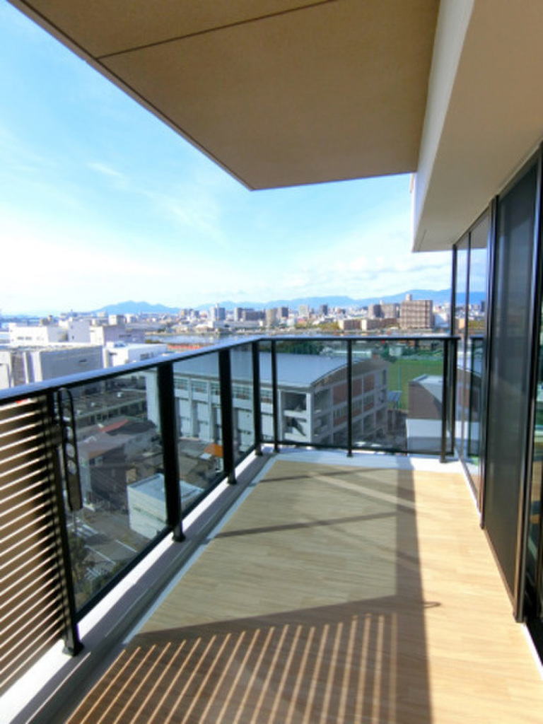 (10/20) バルコニー (10/20) バルコニー