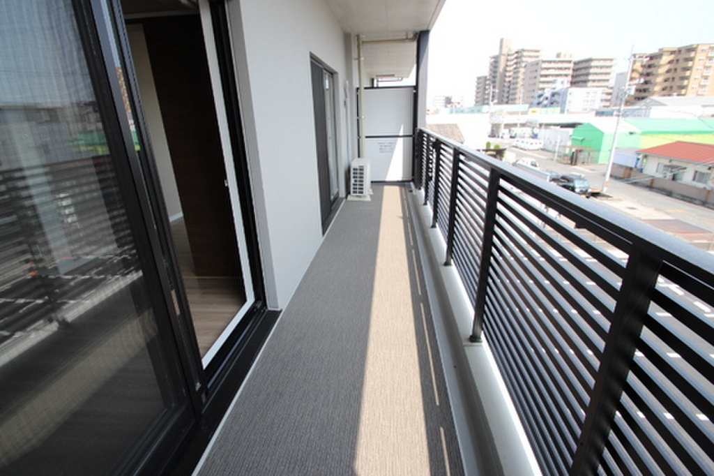 (14/23) バルコニー