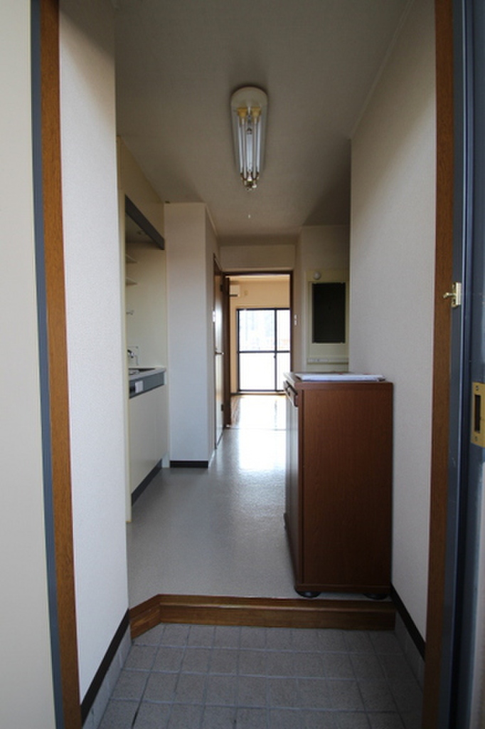 (9/25) 玄関 (9/25) 玄関