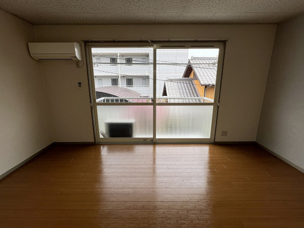 (2/18) 居室・リビング (2/18) 居室・リビング