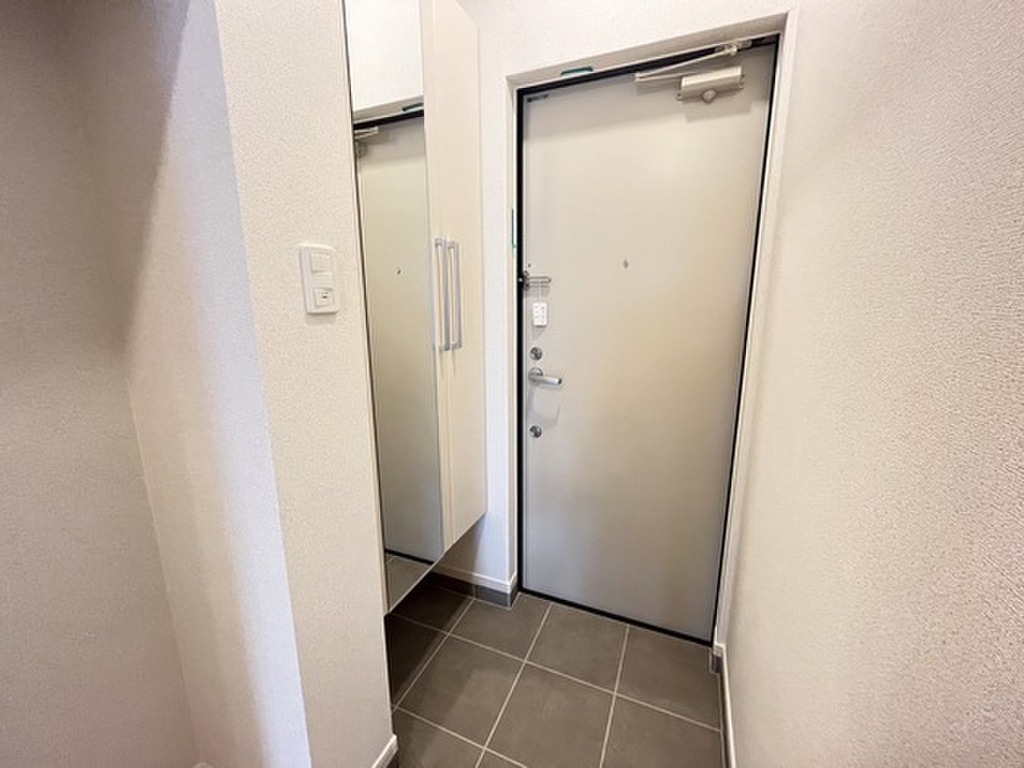 (9/27) 玄関 (9/27) 玄関