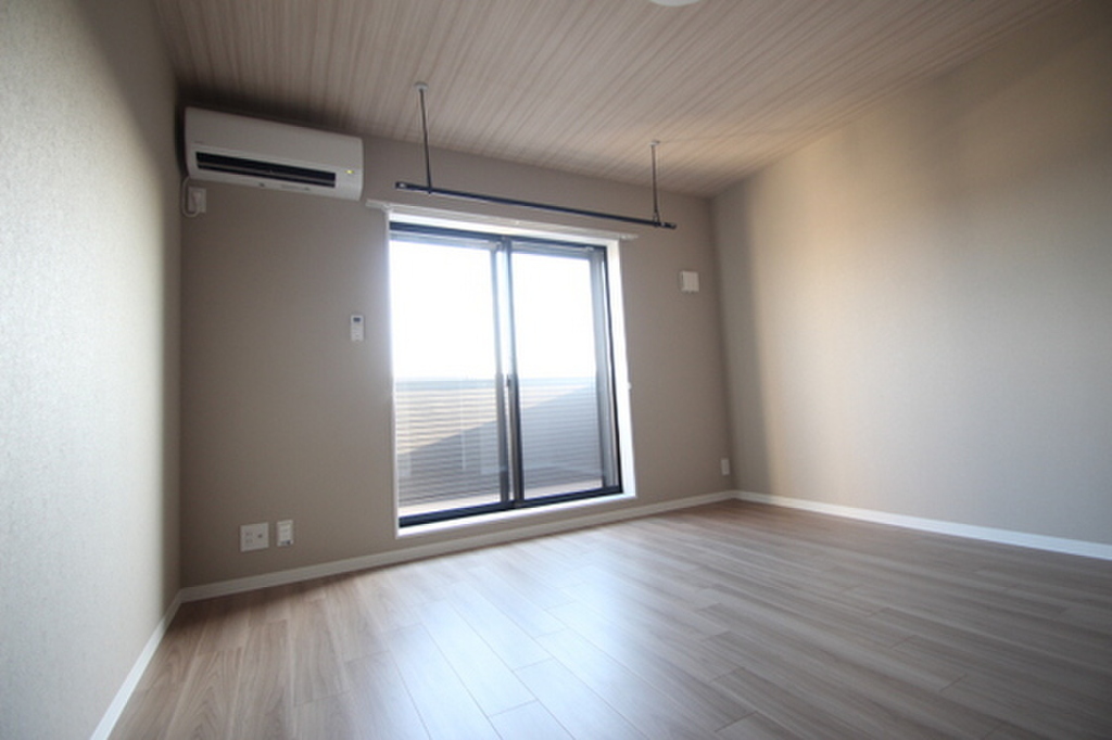 (2/18) 居室・リビング (2/18) 居室・リビング