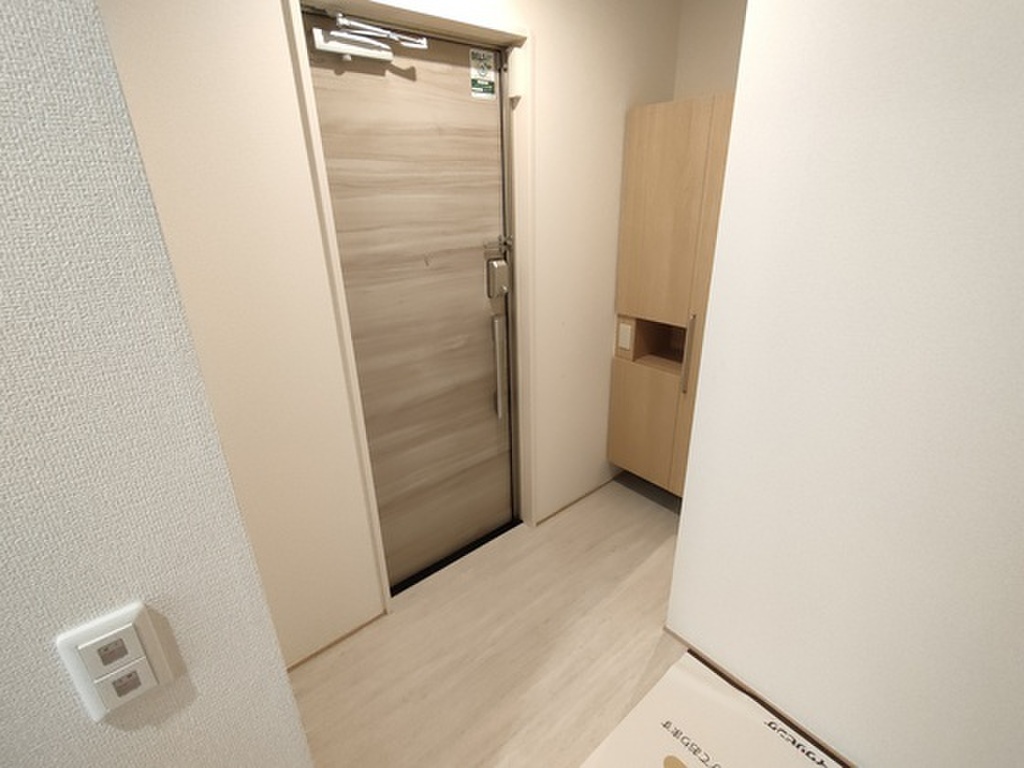 (8/24) 玄関 (8/24) 玄関