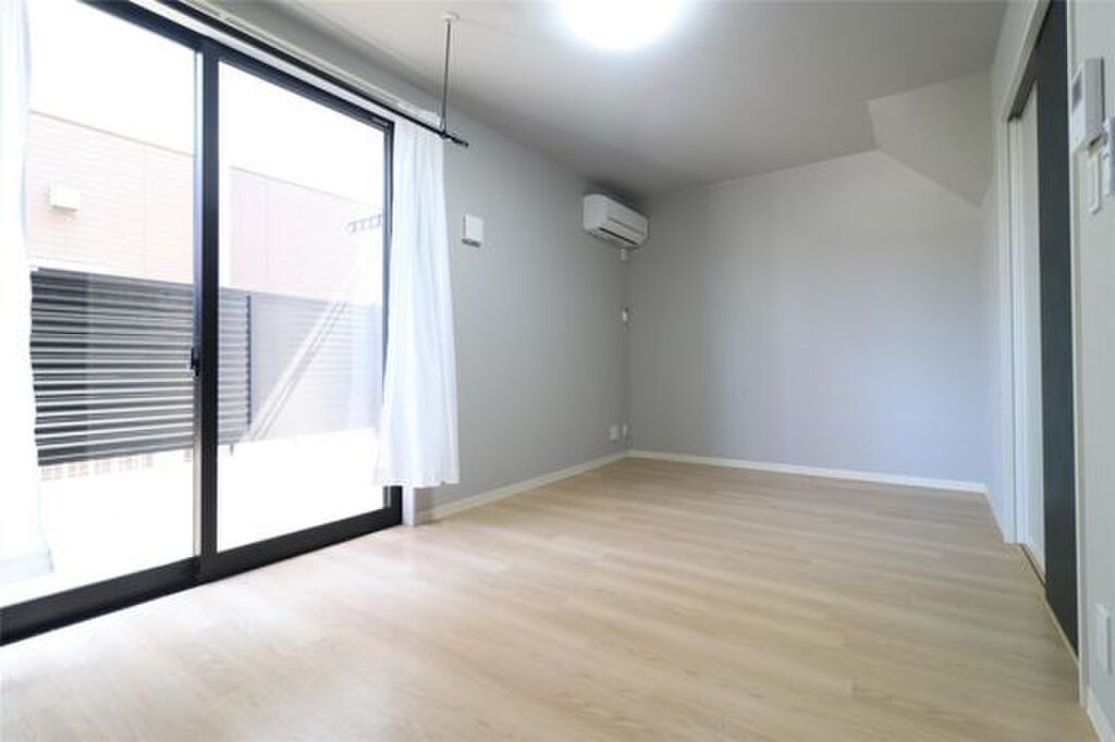 (2/16) 居室・リビング (2/16) 居室・リビング