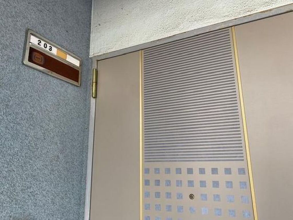 (8/18) 玄関 (8/18) 玄関