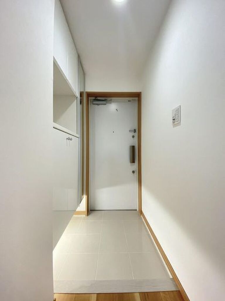 (14/23) 玄関