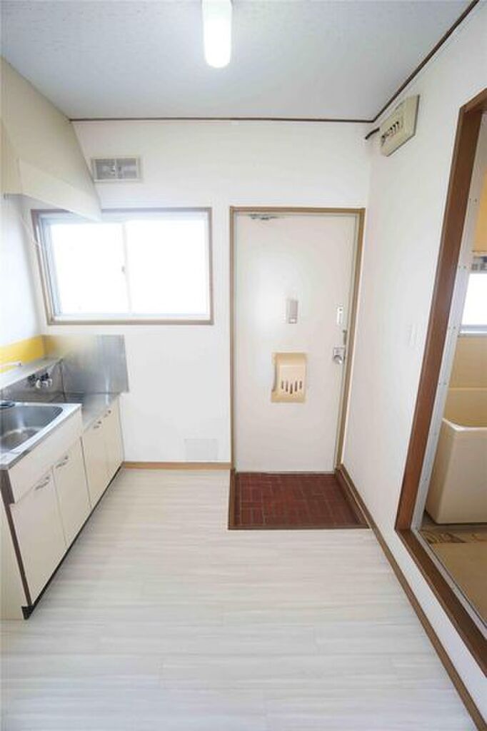 (8/14) 玄関 (8/14) 玄関