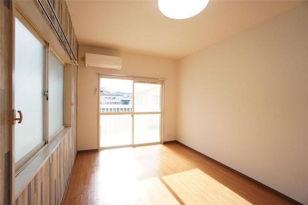 (16/17) 居室・リビング