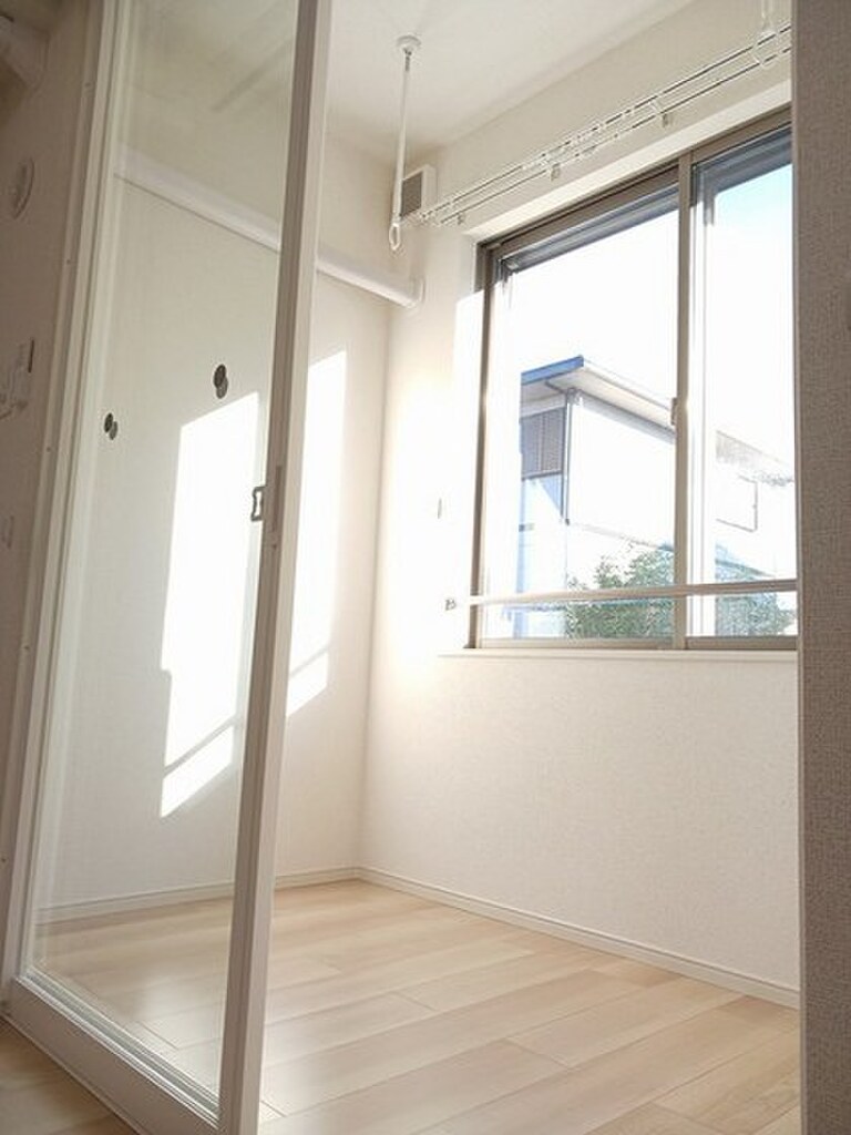 (15/20) バルコニー (15/20) バルコニー