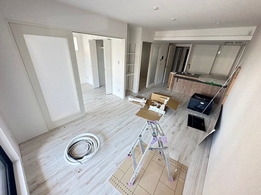 (2/23) ※別室の写真・フロアー毎に建具クロス等の設備相違有 (2/23) ※別室の写真・フロアー毎に建具クロス等の設備相違有