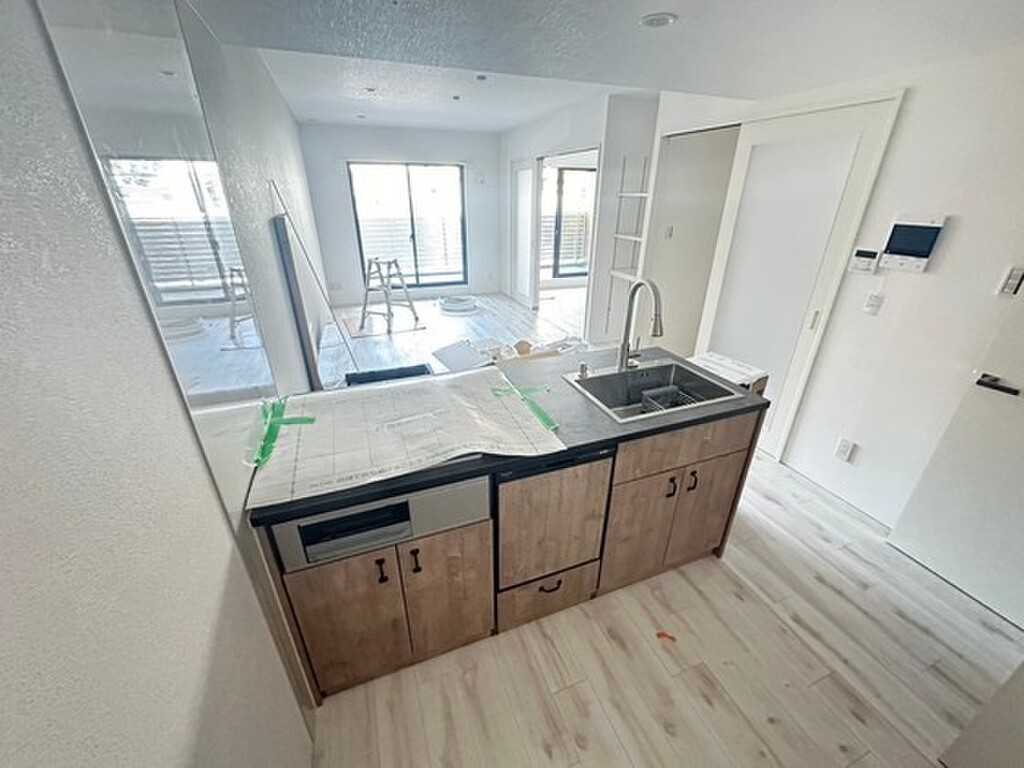 (3/23) ※別室の写真・フロアー毎に建具クロス等の設備相違有 (3/23) ※別室の写真・フロアー毎に建具クロス等の設備相違有