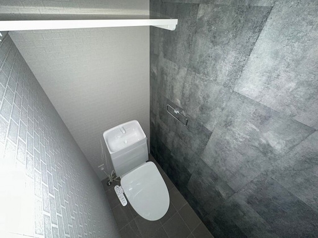 (5/23) ※別室の写真・フロアー毎に建具クロス等の設備相違有 (5/23) ※別室の写真・フロアー毎に建具クロス等の設備相違有