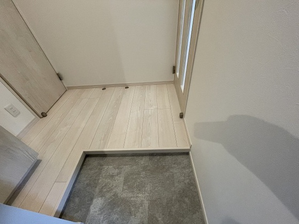 (9/26) 玄関 (9/26) 玄関