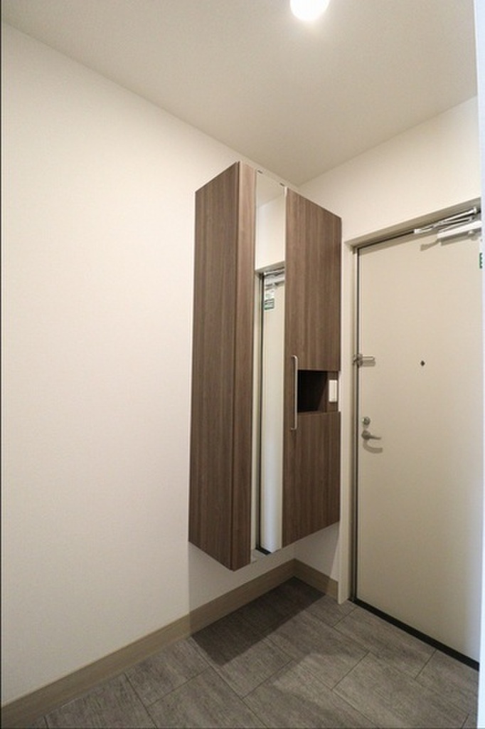 (8/17) 玄関 (8/17) 玄関