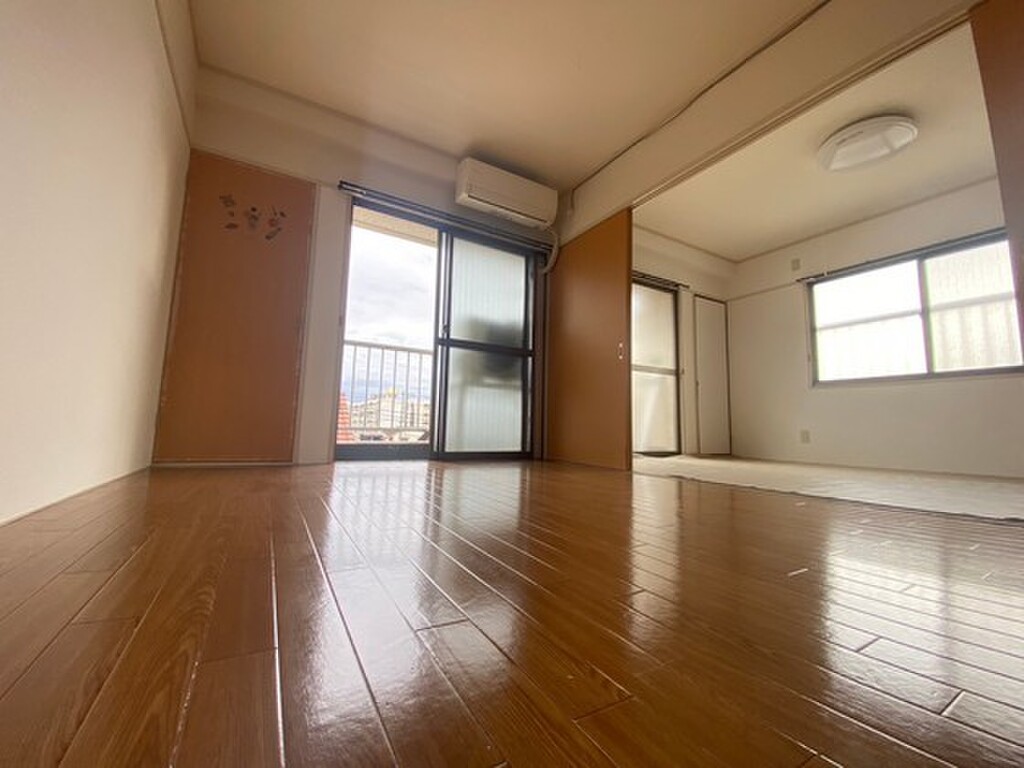 (2/20) 居室・リビング (2/20) 居室・リビング