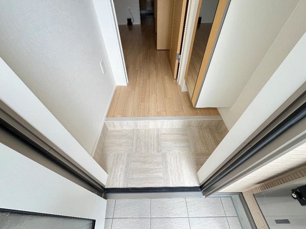 (13/17) 玄関 (13/17) 玄関