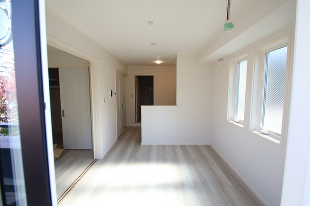 (2/18) 居室・リビング (2/18) 居室・リビング