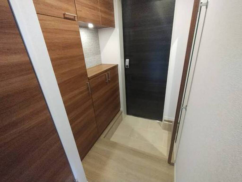 (4/21) 玄関 (4/21) 玄関