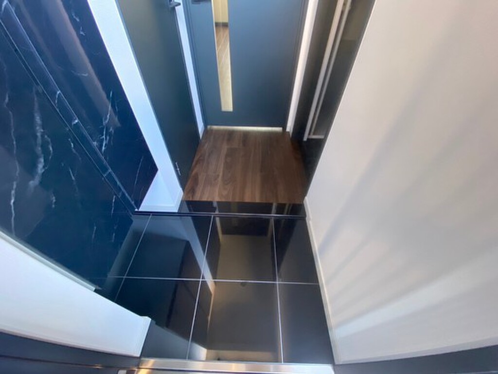 (8/24) 玄関 (8/24) 玄関