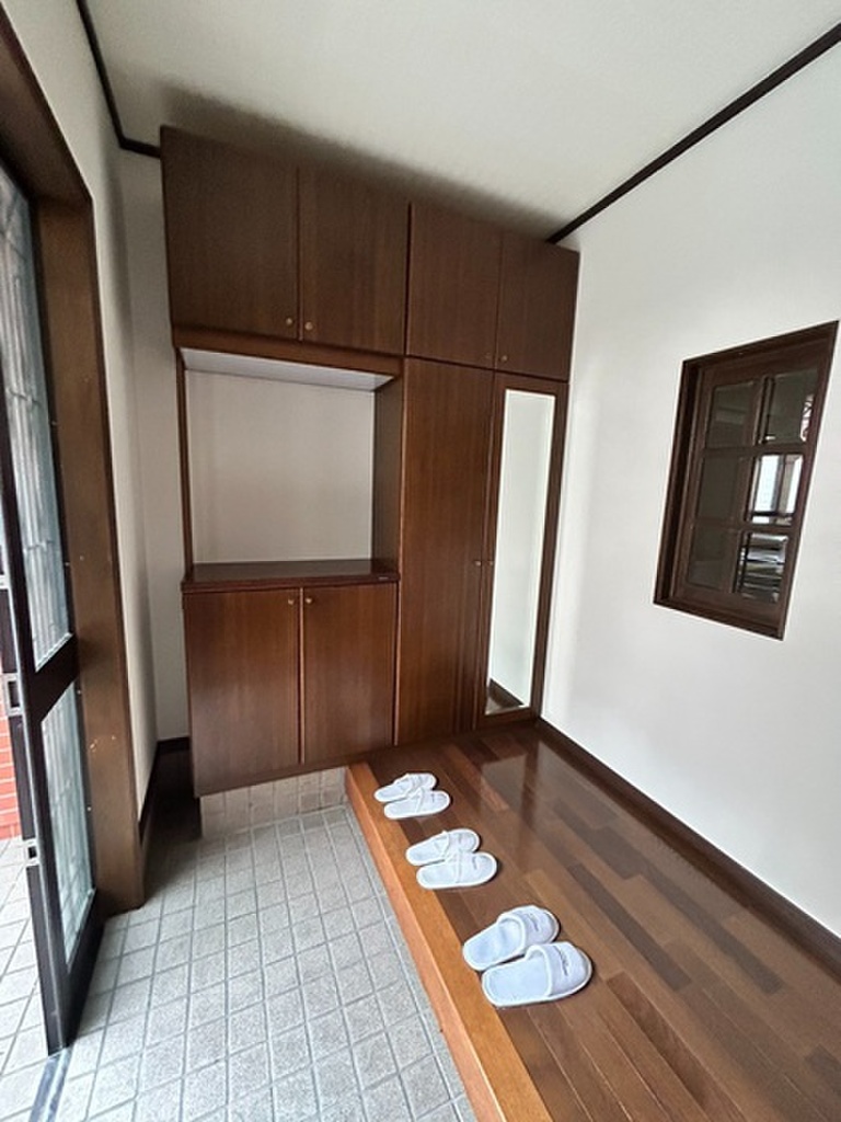 (8/21) 玄関 (8/21) 玄関