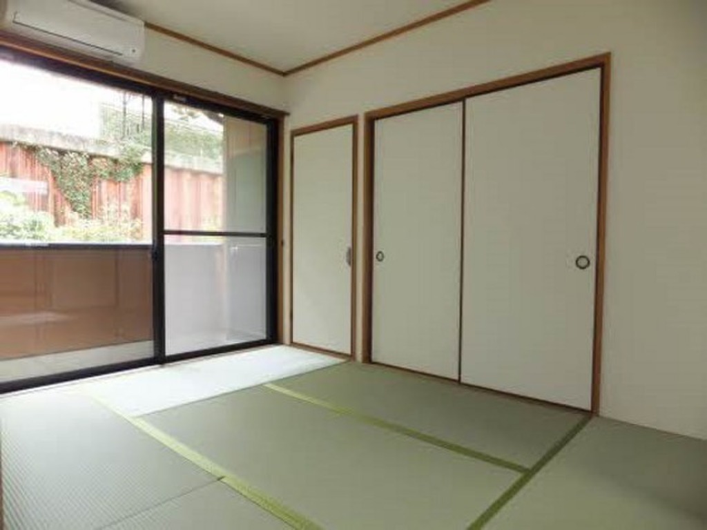 (10/14) バルコニー (10/14) バルコニー