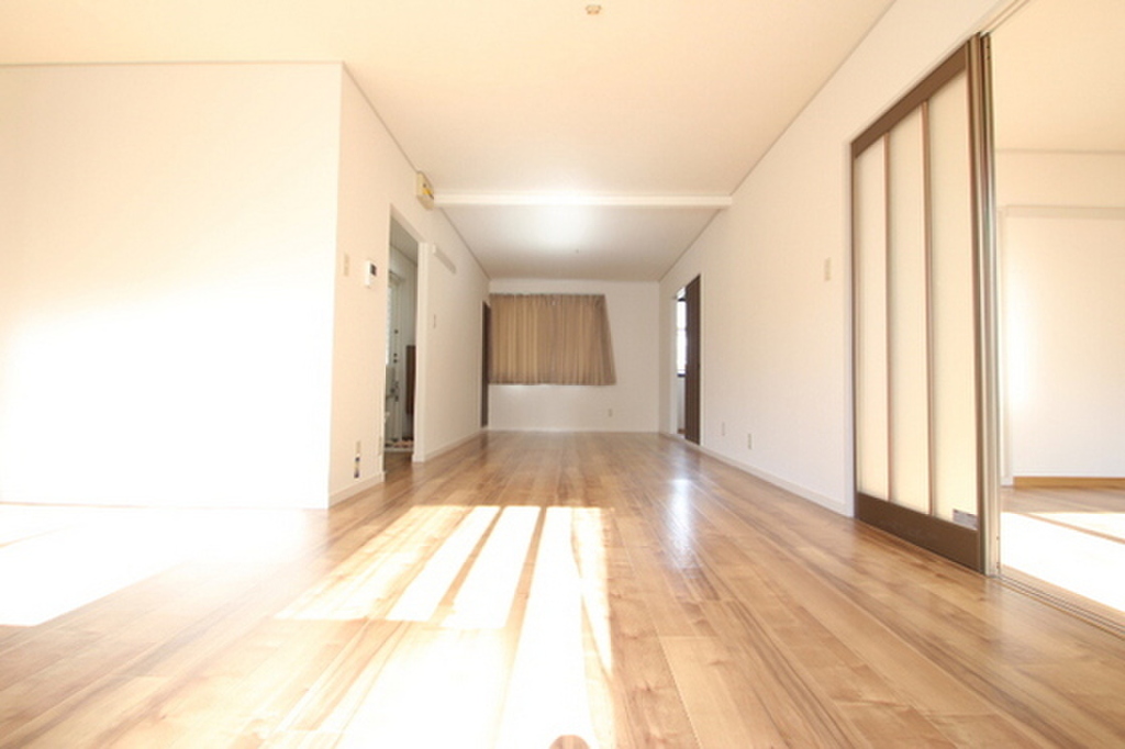 (2/18) 居室・リビング (2/18) 居室・リビング