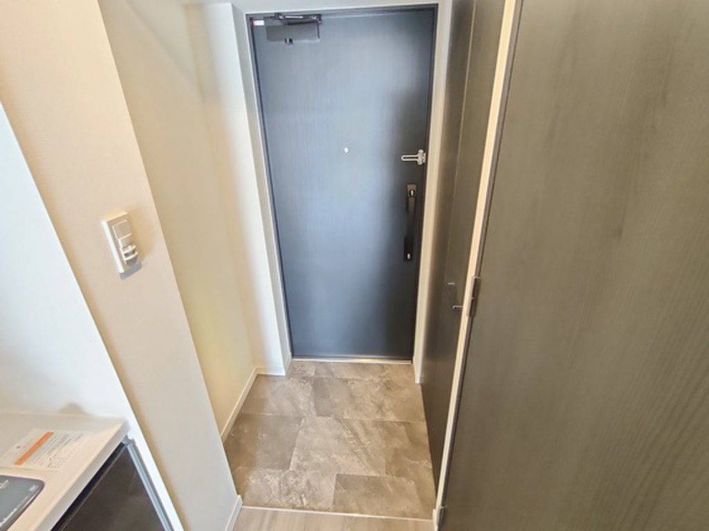 (8/20) 玄関 (8/20) 玄関