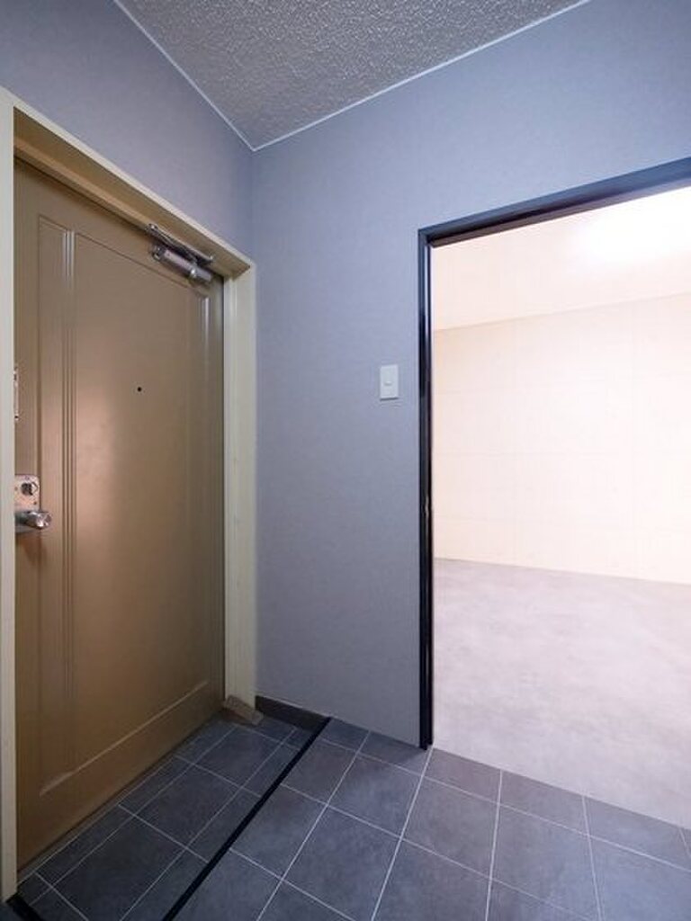 (9/13) 玄関 (9/13) 玄関