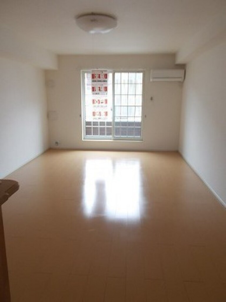 (2/15) 居室・リビング (2/15) 居室・リビング