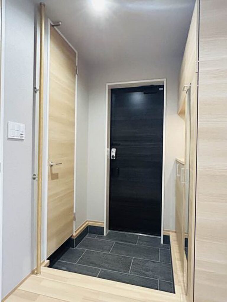 (11/18) 玄関 (11/18) 玄関