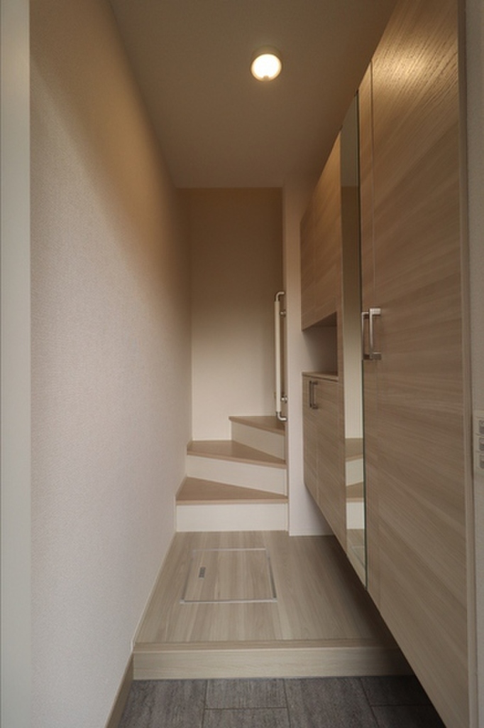 (9/24) 玄関 (9/24) 玄関