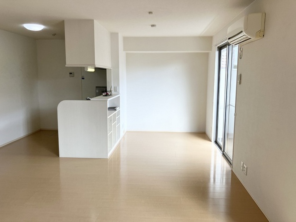 (2/16) 居室・リビング (2/16) 居室・リビング