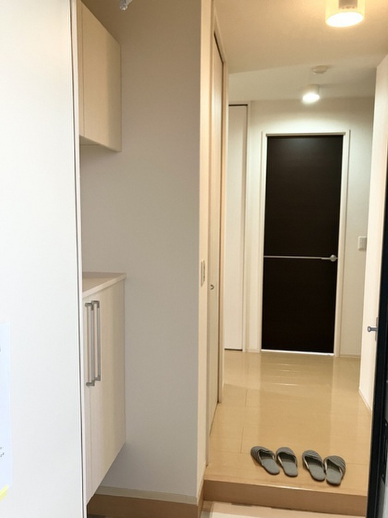 (9/16) 玄関 (9/16) 玄関