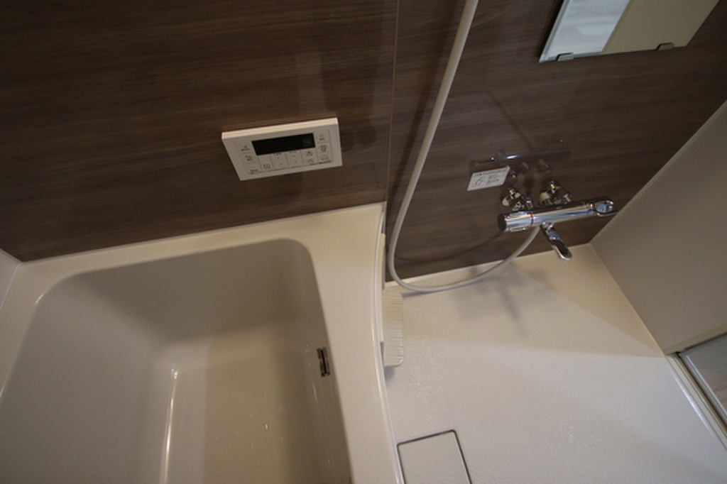 (16/18) バス (16/18) バス