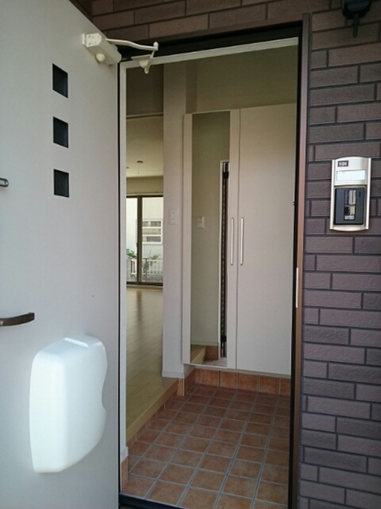 (9/14) 玄関 (9/14) 玄関