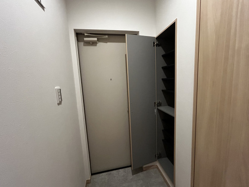 (9/20) 玄関 (9/20) 玄関