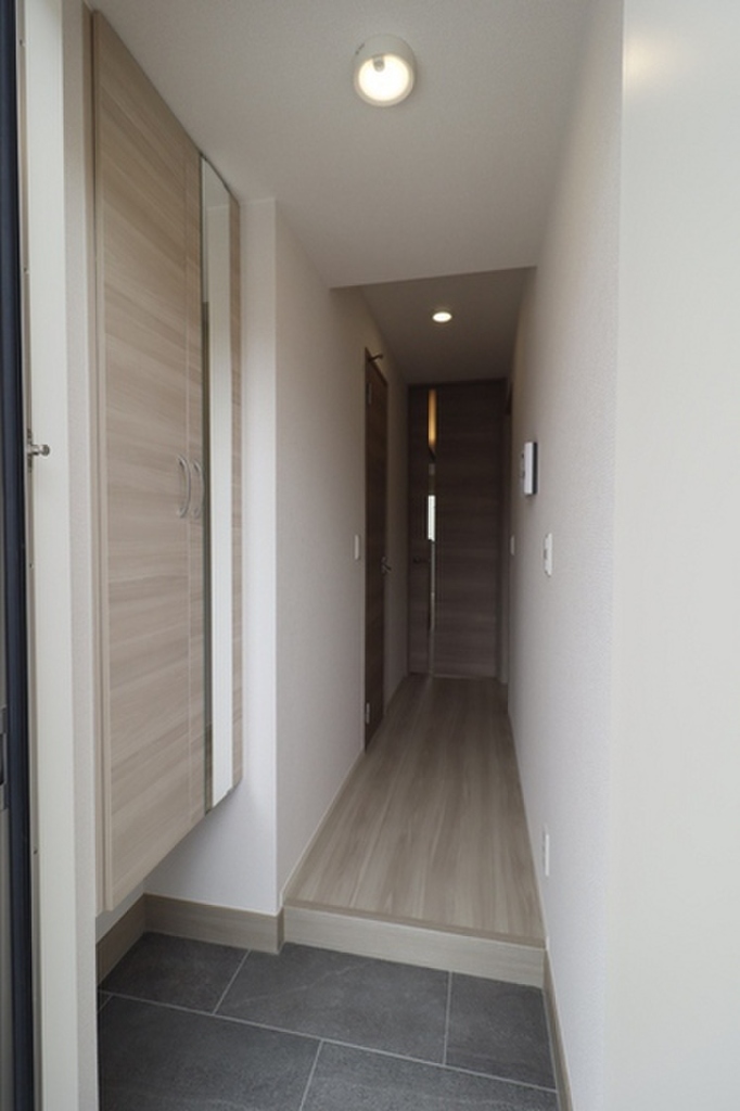 (12/22) 玄関 (12/22) 玄関