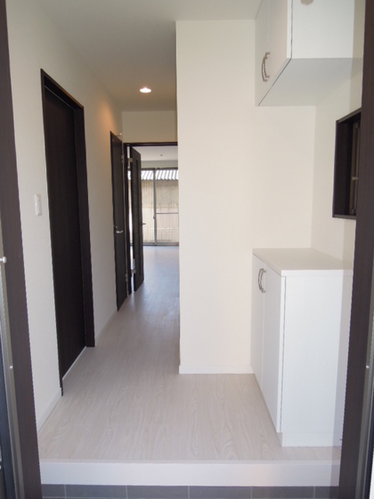 (8/19) 玄関 (8/19) 玄関