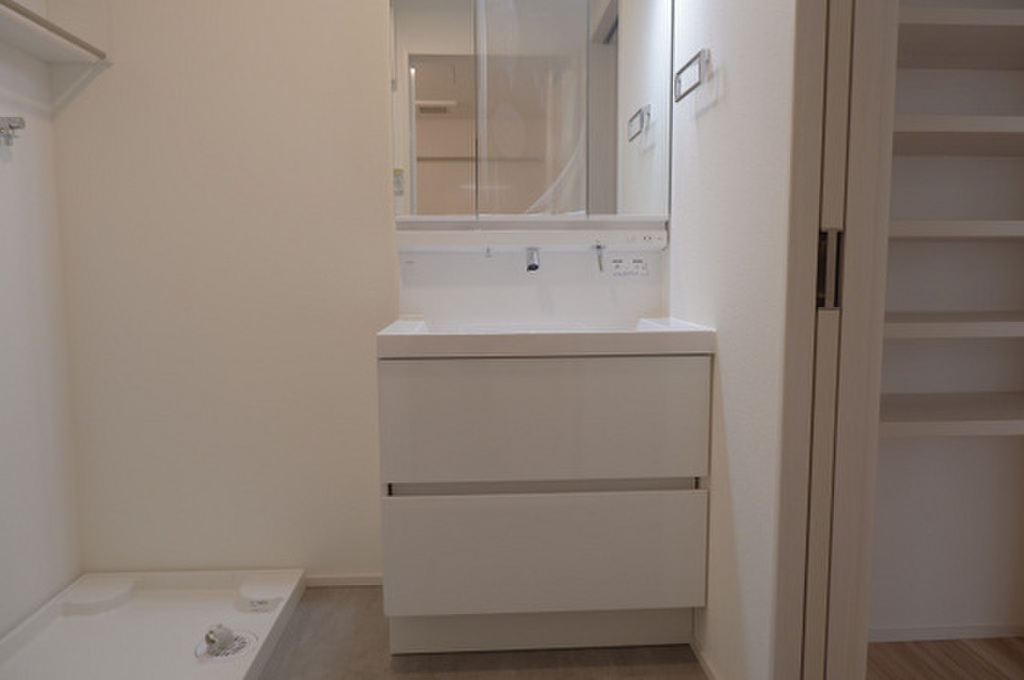 (6/22) ※掲載写真は同マンション別部屋参考写真となります。