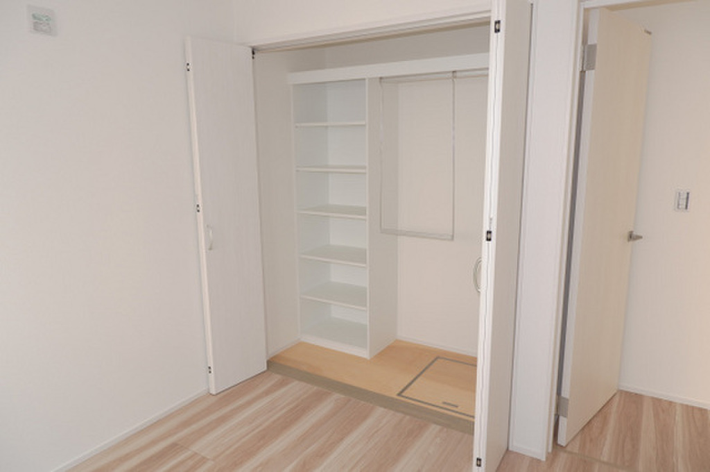 (9/22) ※掲載写真は同マンション別部屋参考写真となります。