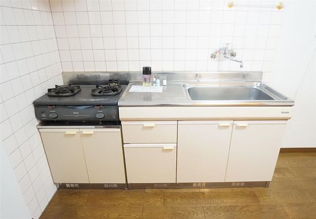 (16/23) キッチン