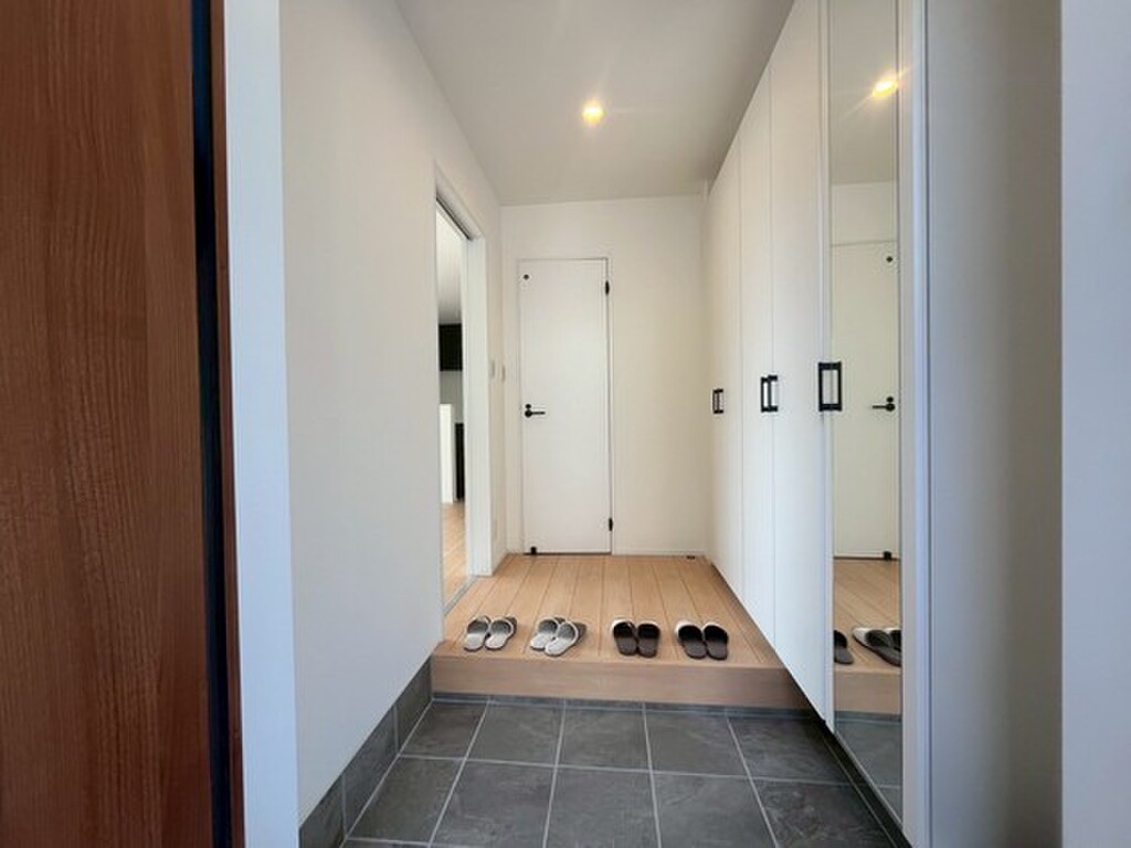 (11/23) 玄関 (11/23) 玄関